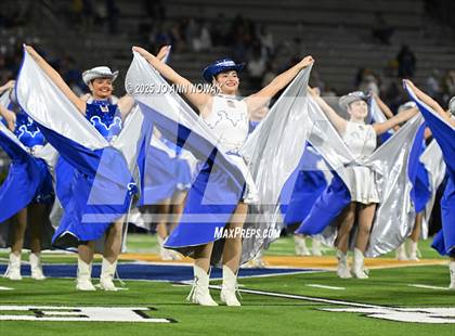 Thumbnail 2 in Barbers Hill vs. Anderson (UIL 5A D1 Football Area Championship) photogallery.