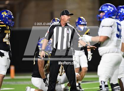 Thumbnail 3 in Barbers Hill vs. Anderson (UIL 5A D1 Football Area Championship) photogallery.