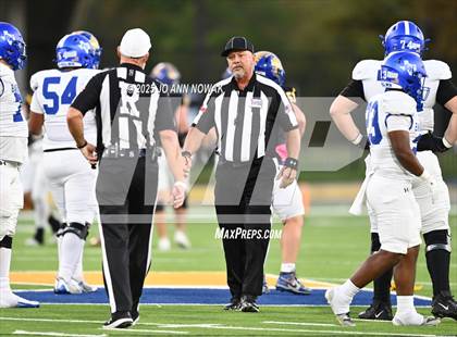 Thumbnail 3 in Barbers Hill vs. Anderson (UIL 5A D1 Football Area Championship) photogallery.