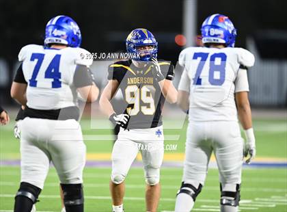 Thumbnail 2 in Barbers Hill vs. Anderson (UIL 5A D1 Football Area Championship) photogallery.