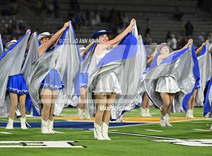 Thumbnail 1 in Barbers Hill vs. Anderson (UIL 5A D1 Football Area Championship) photogallery.