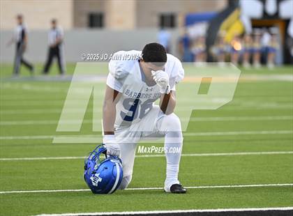 Thumbnail 3 in Barbers Hill vs. Anderson (UIL 5A D1 Football Area Championship) photogallery.