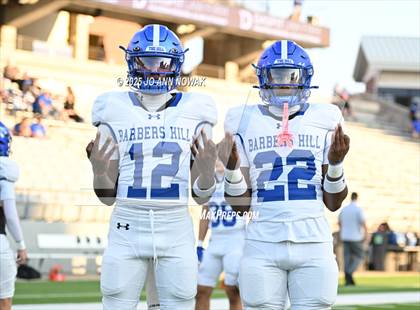 Thumbnail 3 in Barbers Hill vs. Anderson (UIL 5A D1 Football Area Championship) photogallery.