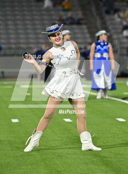 Thumbnail 2 in Barbers Hill vs. Anderson (UIL 5A D1 Football Area Championship) photogallery.
