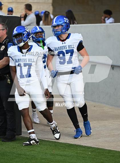 Thumbnail 1 in Barbers Hill vs. Anderson (UIL 5A D1 Football Area Championship) photogallery.