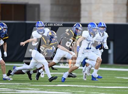 Thumbnail 3 in Barbers Hill vs. Anderson (UIL 5A D1 Football Area Championship) photogallery.
