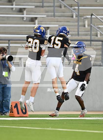 Thumbnail 1 in Barbers Hill vs. Anderson (UIL 5A D1 Football Area Championship) photogallery.