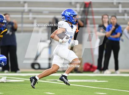 Thumbnail 1 in Barbers Hill vs. Anderson (UIL 5A D1 Football Area Championship) photogallery.