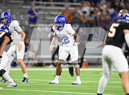 Thumbnail 3 in Barbers Hill vs. Anderson (UIL 5A D1 Football Area Championship) photogallery.