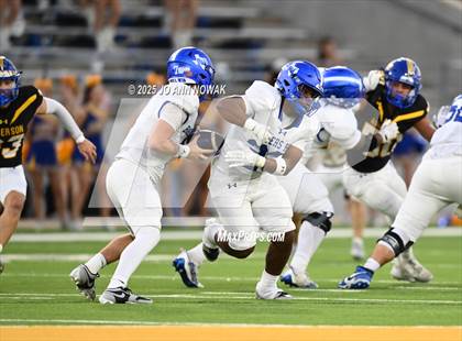 Thumbnail 3 in Barbers Hill vs. Anderson (UIL 5A D1 Football Area Championship) photogallery.