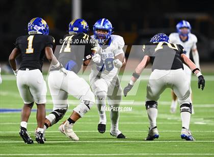 Thumbnail 1 in Barbers Hill vs. Anderson (UIL 5A D1 Football Area Championship) photogallery.