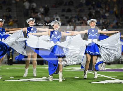 Thumbnail 2 in Barbers Hill vs. Anderson (UIL 5A D1 Football Area Championship) photogallery.