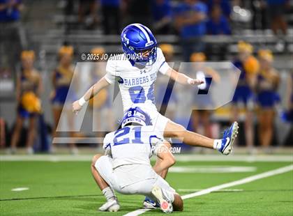 Thumbnail 3 in Barbers Hill vs. Anderson (UIL 5A D1 Football Area Championship) photogallery.
