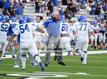 Thumbnail 3 in Barbers Hill vs. Anderson (UIL 5A D1 Football Area Championship) photogallery.