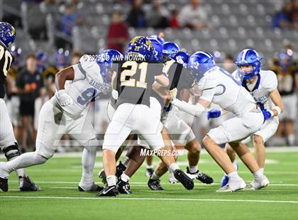 Thumbnail 1 in Barbers Hill vs. Anderson (UIL 5A D1 Football Area Championship) photogallery.