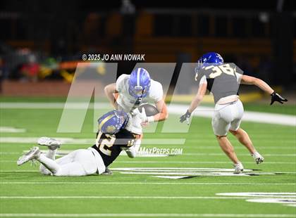 Thumbnail 3 in Barbers Hill vs. Anderson (UIL 5A D1 Football Area Championship) photogallery.