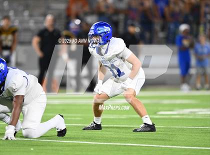 Thumbnail 2 in Barbers Hill vs. Anderson (UIL 5A D1 Football Area Championship) photogallery.