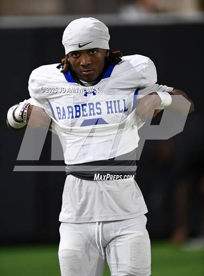 Thumbnail 2 in Barbers Hill vs. Anderson (UIL 5A D1 Football Area Championship) photogallery.