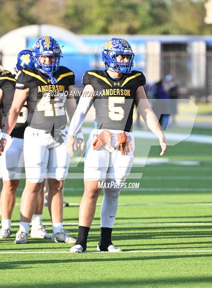 Thumbnail 3 in Barbers Hill vs. Anderson (UIL 5A D1 Football Area Championship) photogallery.