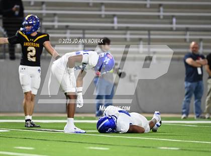 Thumbnail 2 in Barbers Hill vs. Anderson (UIL 5A D1 Football Area Championship) photogallery.