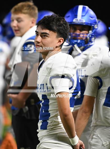 Thumbnail 1 in Barbers Hill vs. Anderson (UIL 5A D1 Football Area Championship) photogallery.