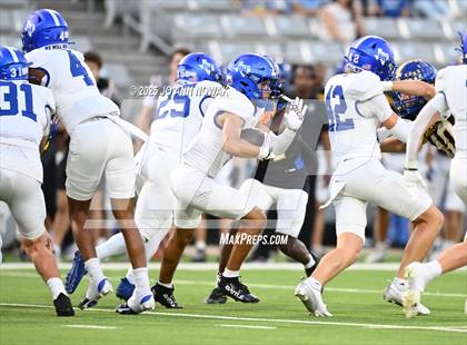 Thumbnail 2 in Barbers Hill vs. Anderson (UIL 5A D1 Football Area Championship) photogallery.