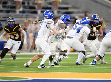 Thumbnail 2 in Barbers Hill vs. Anderson (UIL 5A D1 Football Area Championship) photogallery.