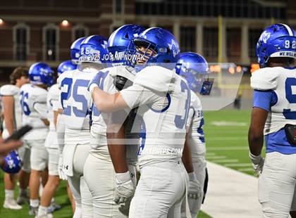 Thumbnail 2 in Barbers Hill vs. Anderson (UIL 5A D1 Football Area Championship) photogallery.