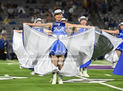 Thumbnail 1 in Barbers Hill vs. Anderson (UIL 5A D1 Football Area Championship) photogallery.