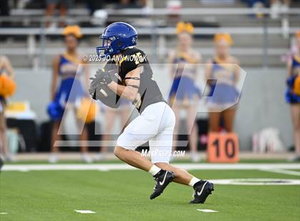 Thumbnail 1 in Barbers Hill vs. Anderson (UIL 5A D1 Football Area Championship) photogallery.
