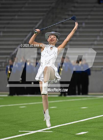 Thumbnail 1 in Barbers Hill vs. Anderson (UIL 5A D1 Football Area Championship) photogallery.
