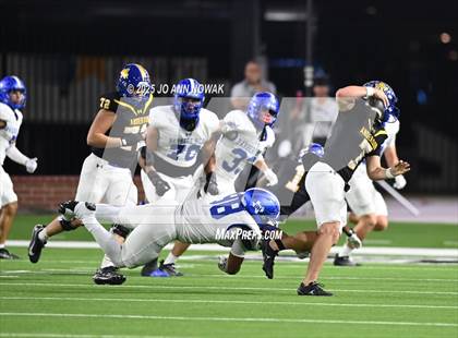 Thumbnail 3 in Barbers Hill vs. Anderson (UIL 5A D1 Football Area Championship) photogallery.