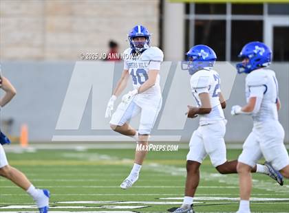 Thumbnail 2 in Barbers Hill vs. Anderson (UIL 5A D1 Football Area Championship) photogallery.