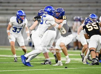 Thumbnail 1 in Barbers Hill vs. Anderson (UIL 5A D1 Football Area Championship) photogallery.
