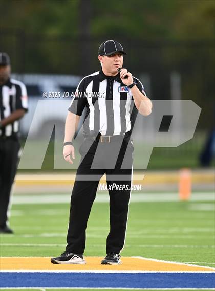 Thumbnail 2 in Barbers Hill vs. Anderson (UIL 5A D1 Football Area Championship) photogallery.