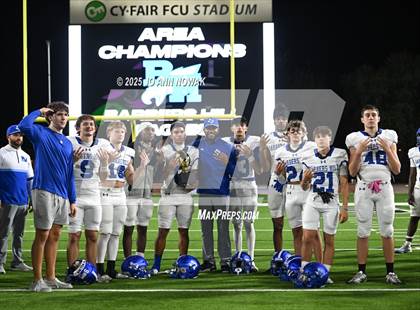 Thumbnail 3 in Barbers Hill vs. Anderson (UIL 5A D1 Football Area Championship) photogallery.
