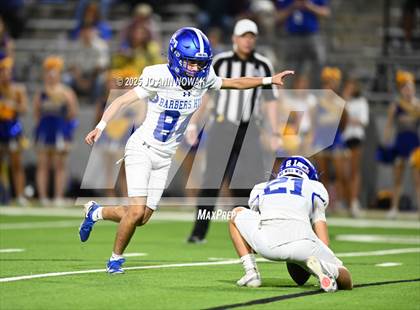Thumbnail 2 in Barbers Hill vs. Anderson (UIL 5A D1 Football Area Championship) photogallery.