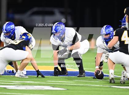 Thumbnail 1 in Barbers Hill vs. Anderson (UIL 5A D1 Football Area Championship) photogallery.