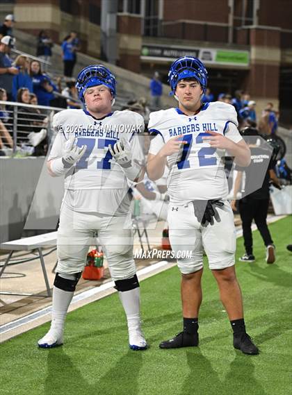 Thumbnail 2 in Barbers Hill vs. Anderson (UIL 5A D1 Football Area Championship) photogallery.