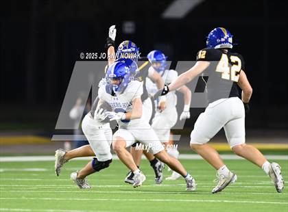 Thumbnail 1 in Barbers Hill vs. Anderson (UIL 5A D1 Football Area Championship) photogallery.