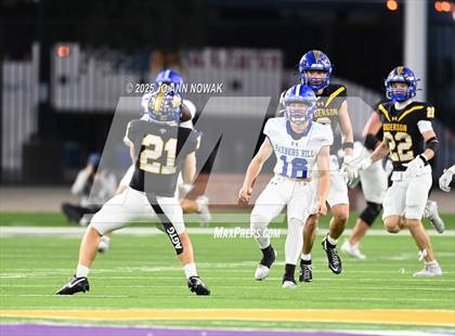 Thumbnail 2 in Barbers Hill vs. Anderson (UIL 5A D1 Football Area Championship) photogallery.