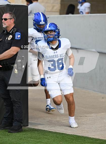 Thumbnail 3 in Barbers Hill vs. Anderson (UIL 5A D1 Football Area Championship) photogallery.