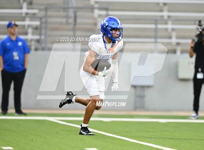 Thumbnail 2 in Barbers Hill vs. Anderson (UIL 5A D1 Football Area Championship) photogallery.