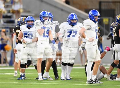Thumbnail 3 in Barbers Hill vs. Anderson (UIL 5A D1 Football Area Championship) photogallery.