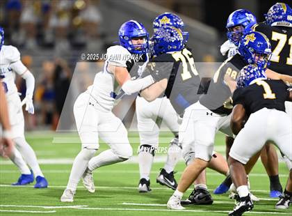 Thumbnail 2 in Barbers Hill vs. Anderson (UIL 5A D1 Football Area Championship) photogallery.