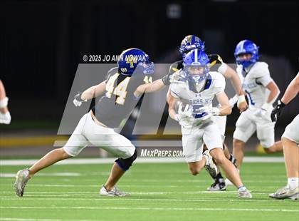 Thumbnail 3 in Barbers Hill vs. Anderson (UIL 5A D1 Football Area Championship) photogallery.
