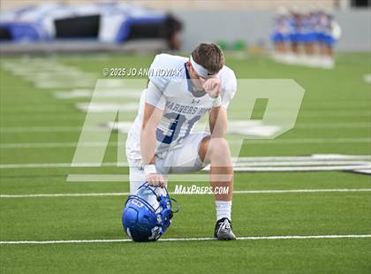 Thumbnail 1 in Barbers Hill vs. Anderson (UIL 5A D1 Football Area Championship) photogallery.