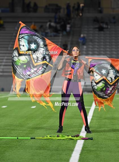 Thumbnail 3 in Barbers Hill vs. Anderson (UIL 5A D1 Football Area Championship) photogallery.