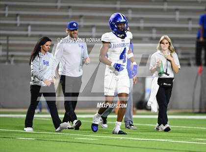 Thumbnail 3 in Barbers Hill vs. Anderson (UIL 5A D1 Football Area Championship) photogallery.
