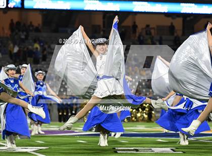 Thumbnail 2 in Barbers Hill vs. Anderson (UIL 5A D1 Football Area Championship) photogallery.